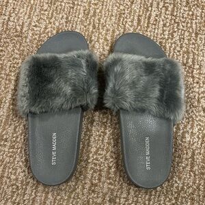 Steven Madden gray fuzzy slides, size 9